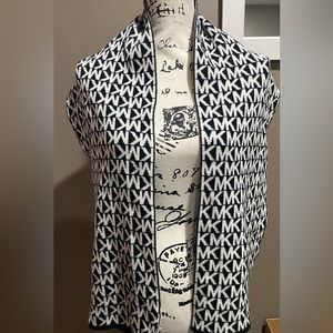 Michael Kors Scarf. One size fits all